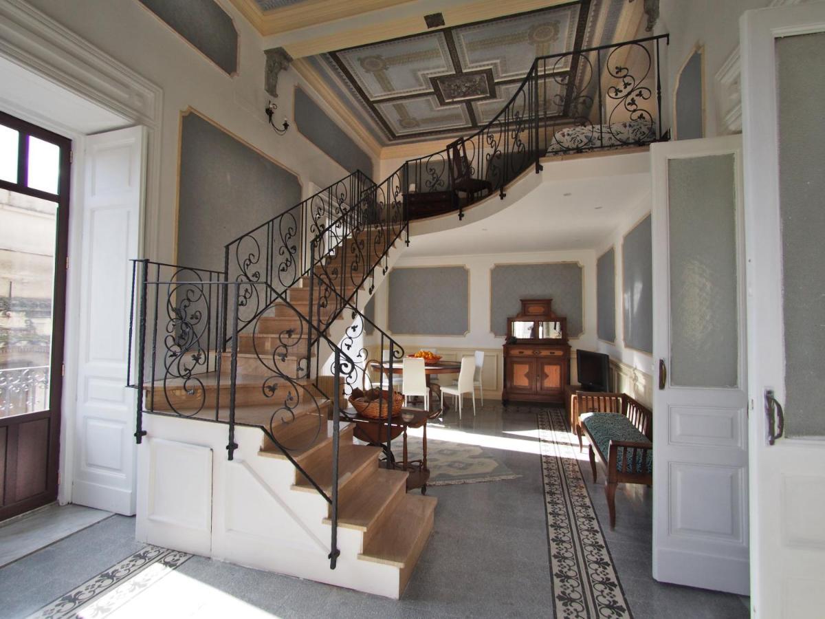 Casa Felice Nel Centro Storico, Tra Etna E Mare Apartment Catania Exterior photo