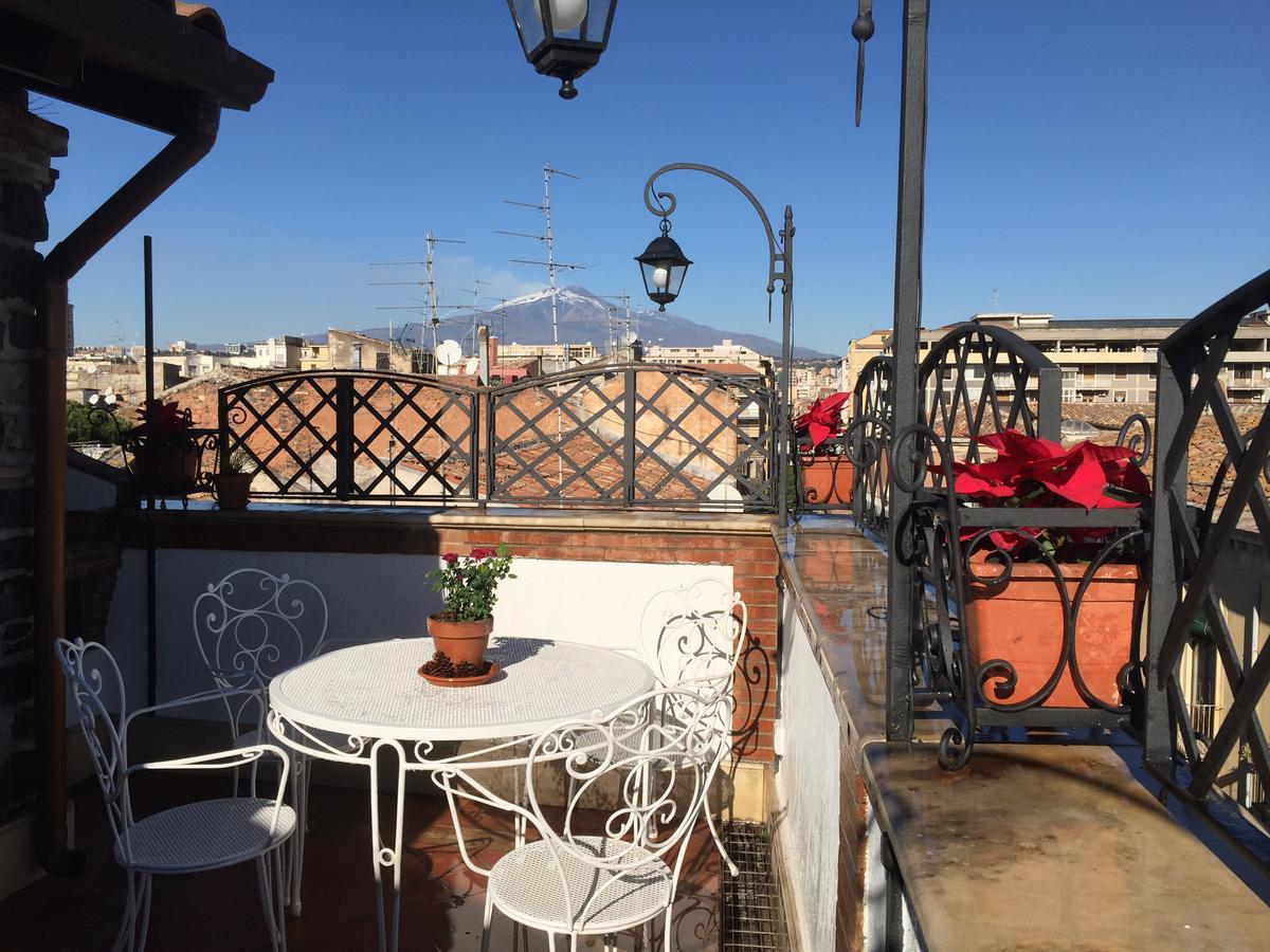 Casa Felice Nel Centro Storico, Tra Etna E Mare Apartment Catania Exterior photo